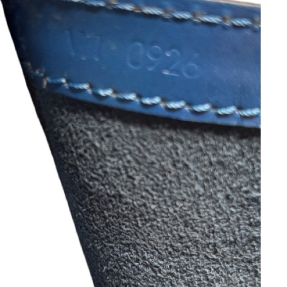 Louis Vuitton Epi Lussac MM – Toledo Blue - Picture 11 of 15